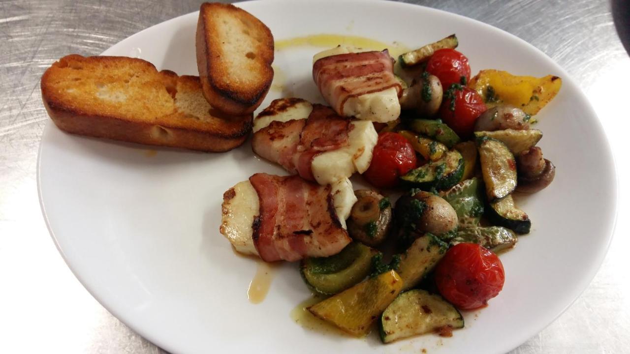 Hotel - Restaurant Martinihof Neudorfl Екстериор снимка