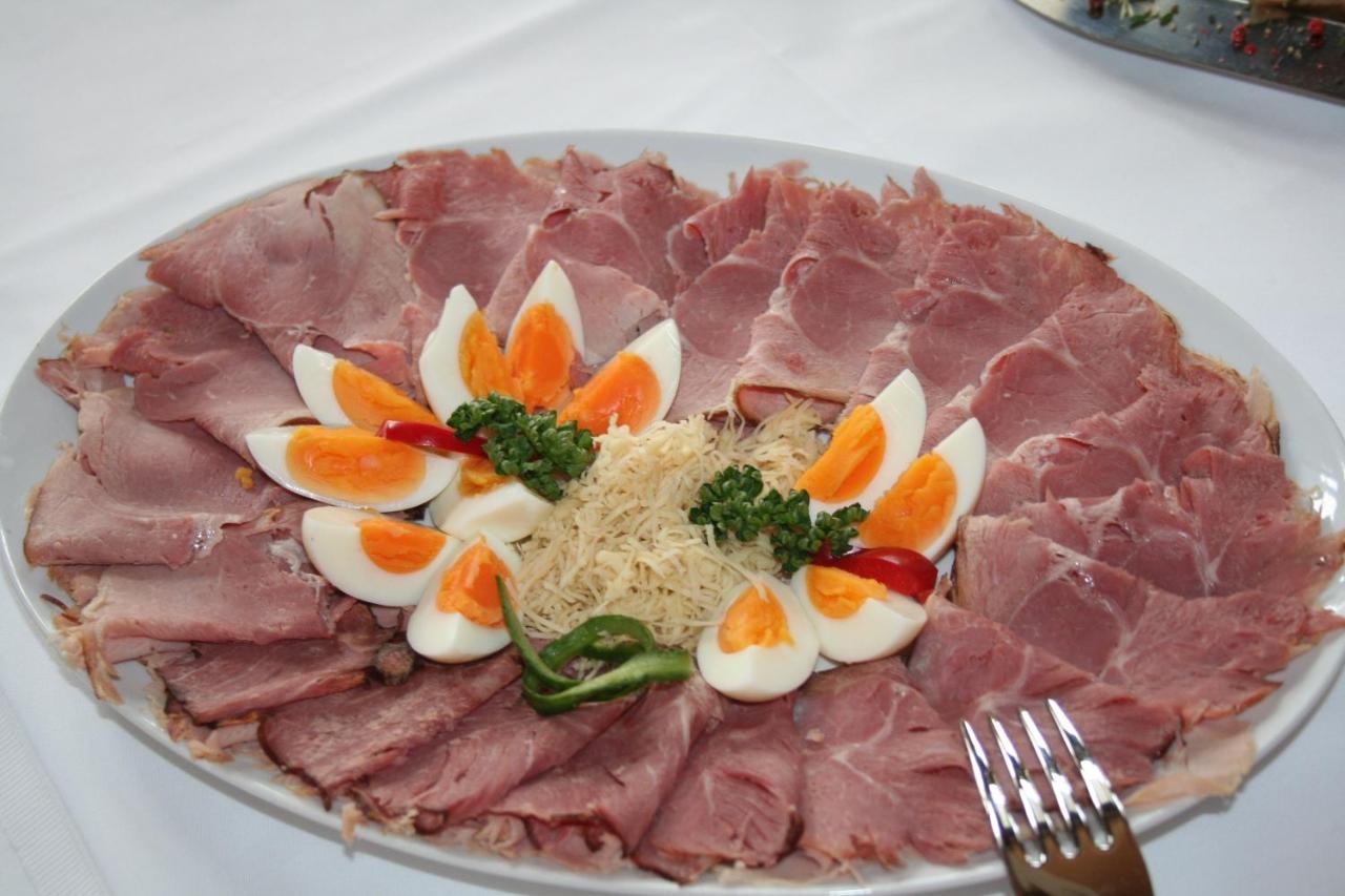 Hotel - Restaurant Martinihof Neudorfl Екстериор снимка